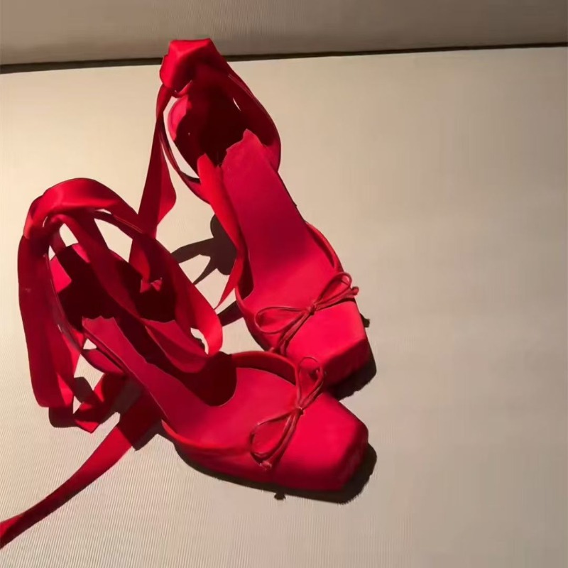 Zapatos Rojos de Tacón Alto, S - Ankle Strap Attachment reseña y precio
